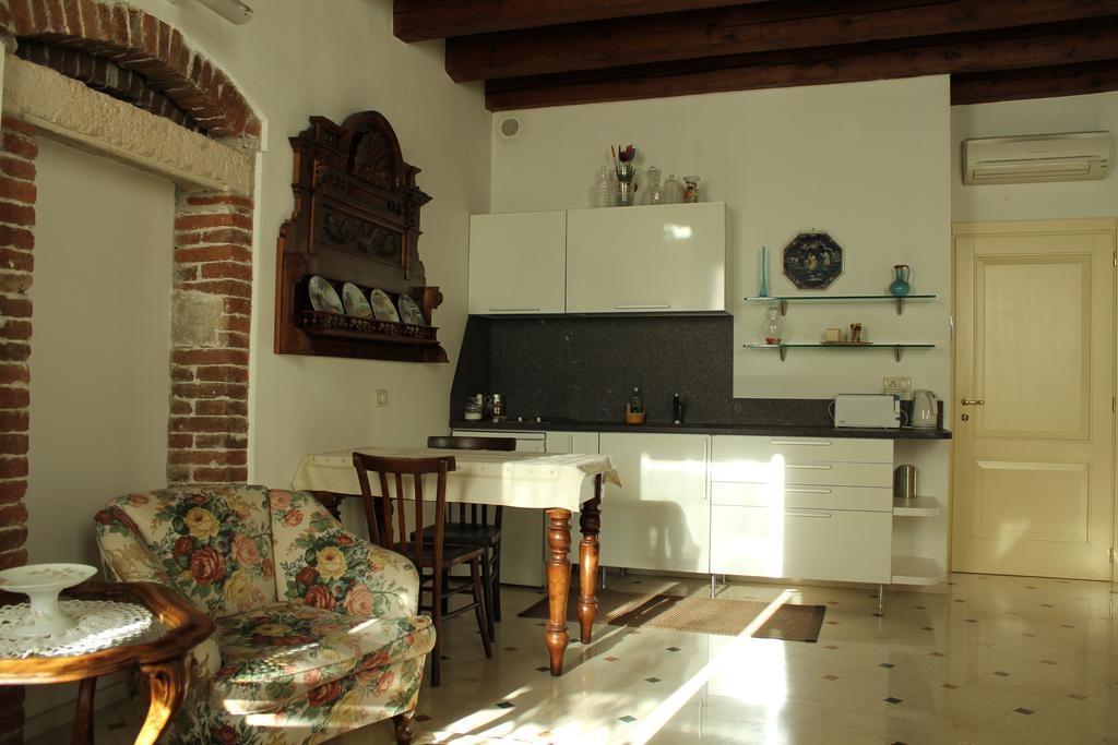 ヴェローナResidenza Carducci Centro Storicoアパートメント 部屋 写真
