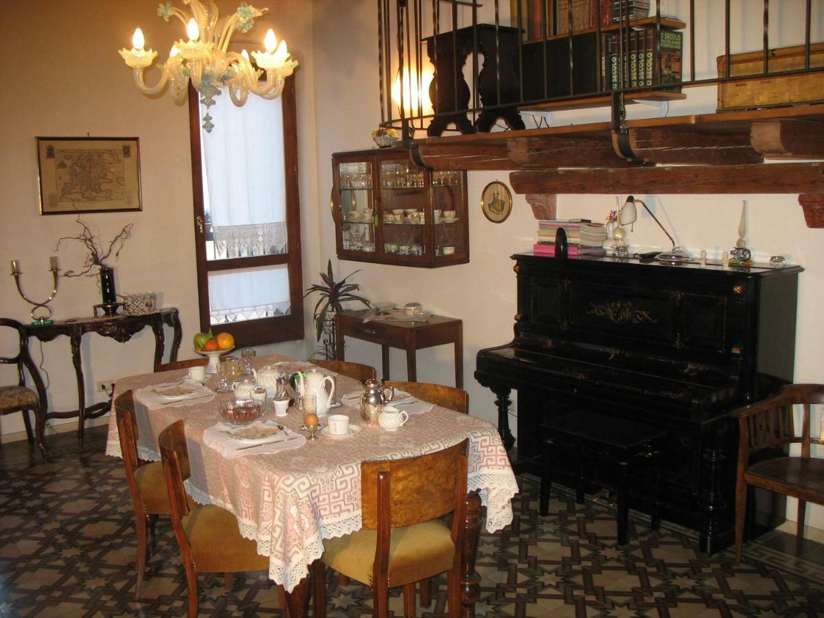 ヴェローナResidenza Carducci Centro Storicoアパートメント エクステリア 写真
